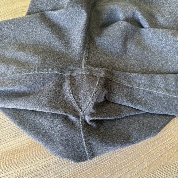 Alo Yoga Airbrush Capri Leggings Heather Gray M - Picture 10 of 11